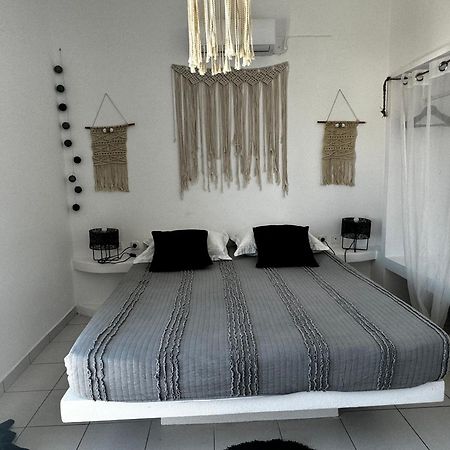 Eris Studios Adamantas  Ngoại thất bức ảnh